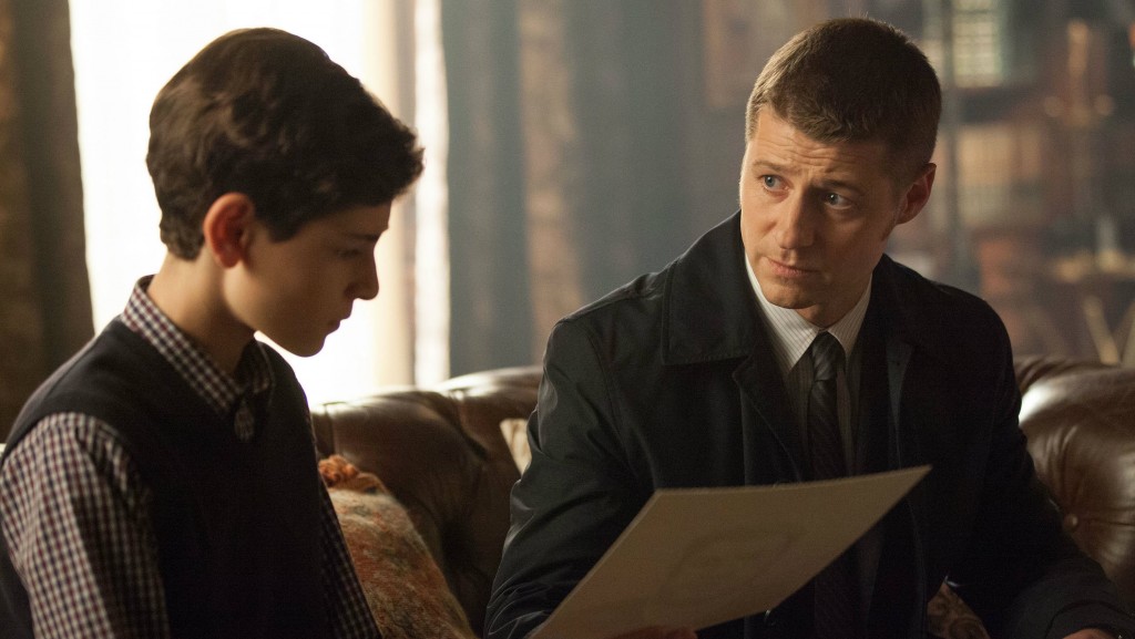 David Mazouz and Ben McKenzie in Gotham