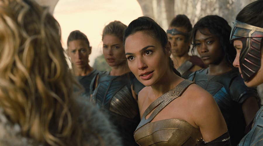 Warner Bros. is reportedly planning to announce Wonder Woman 2 release date at SDCC!
