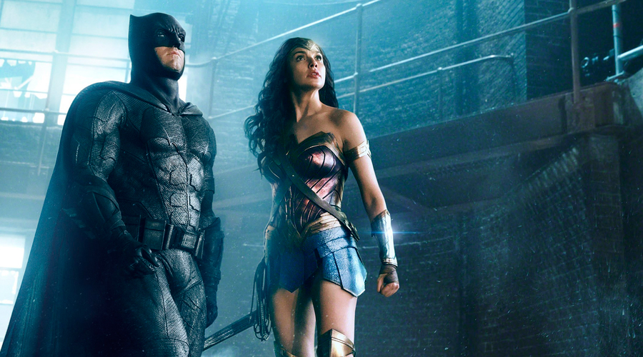 Gal Gadot explains why Wonder Woman and Batman are perfect leaders in Justice League!