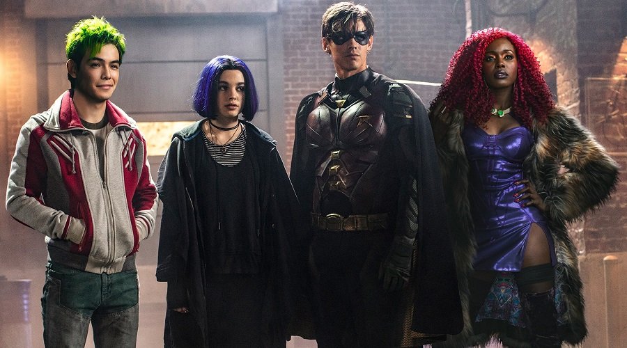DC Universe has renewed Titans for a second season, ahead of the first season's debut!
