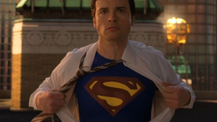 Tom Welling revealing his Superman costume in the final scene of Smallville